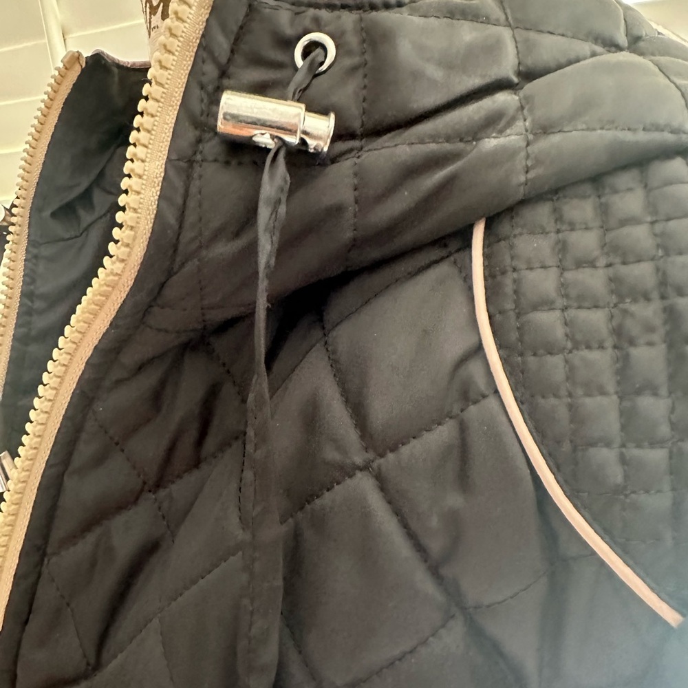 Nautica quilted puffer jacket in classic black with tan trim accents 🤍 - Picture 8 of 13